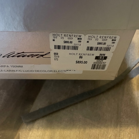 Brian Atwood La Carin - Picture 2 of 2